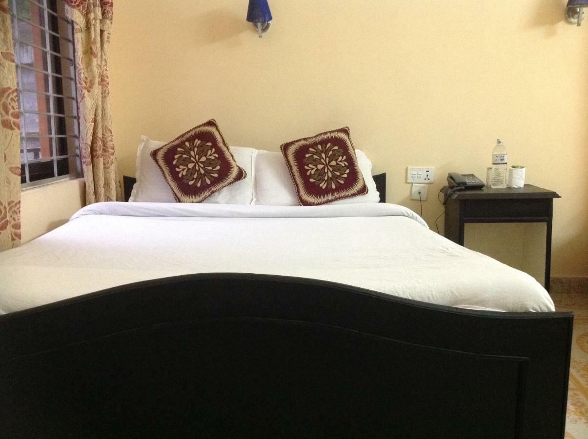 Hotel Direction Покхара Экстерьер фото