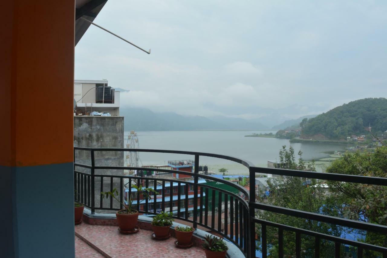 Hotel Direction Покхара Экстерьер фото